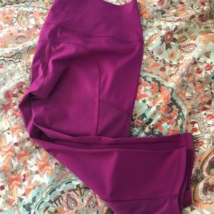 Lululemon crop NWOT Sz 12